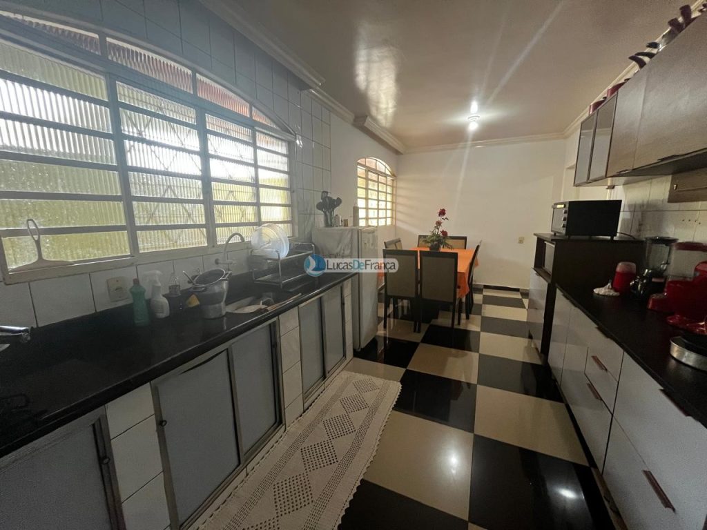 casa no Arapongas próximo à Mil Delícias (16)