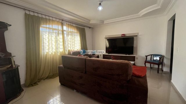 casa no Arapongas próximo à Mil Delícias