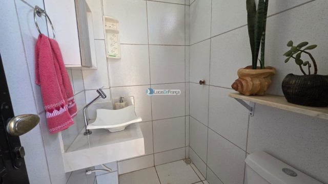 Casa no Bairro Arapoangas Qd. 3D- conj. B