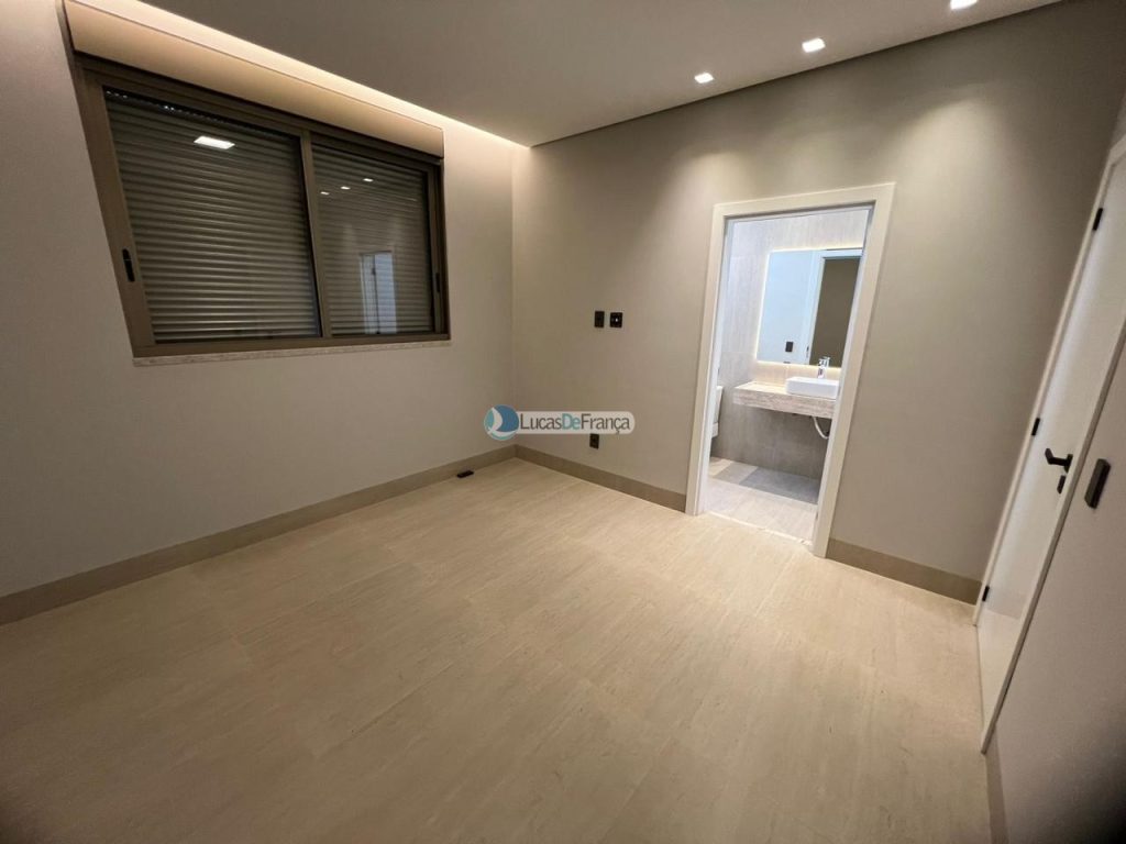 CASA DE ALTO PADRÃO NO ALTO DA BOA VISTA (16)