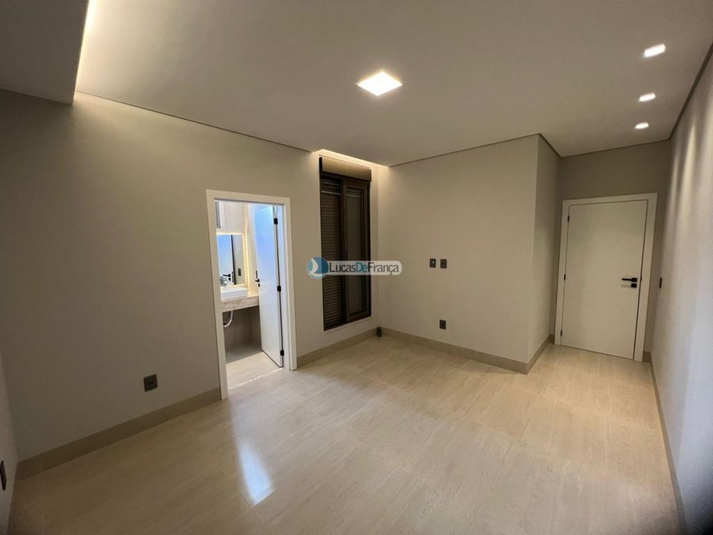 CASA DE ALTO PADRÃO NO ALTO DA BOA VISTA (18)