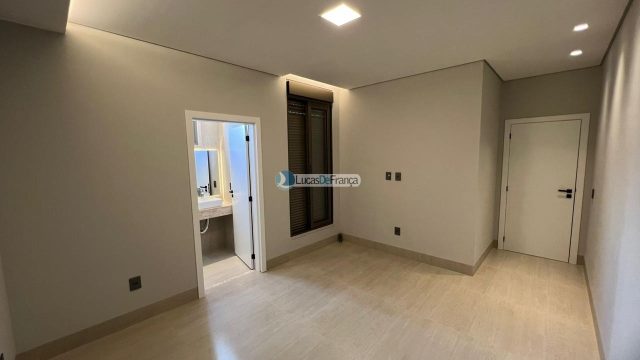 CASA DE ALTO PADRÃO NO ALTO DA BOA VISTA