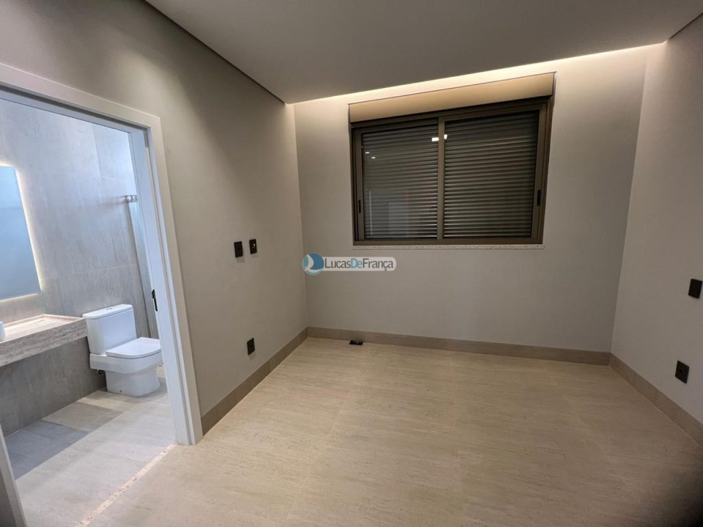 CASA DE ALTO PADRÃO NO ALTO DA BOA VISTA (2)