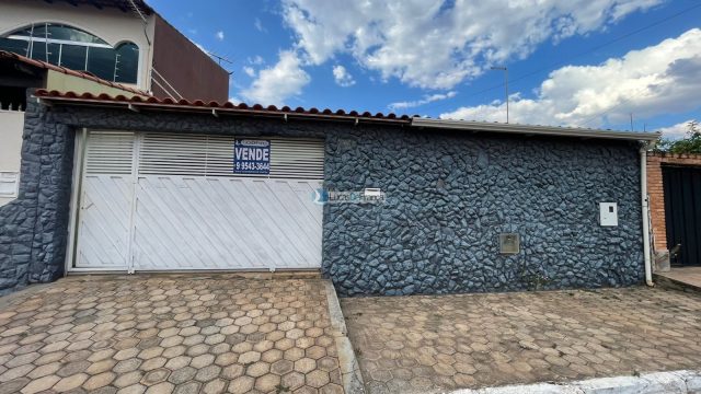 CASA – VILA VICENTINA, QUADRA 11