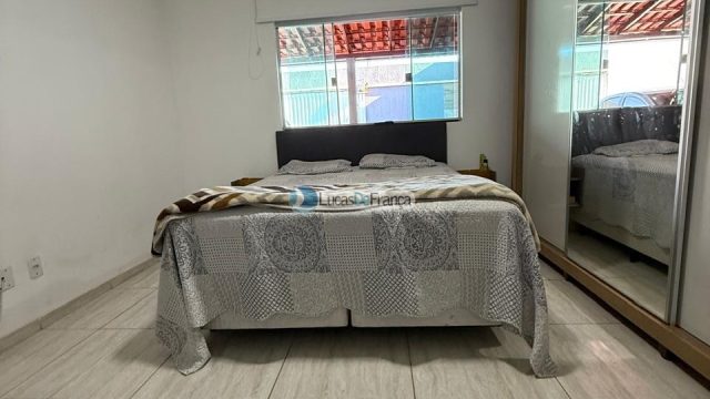 CASA NO ARAPOANGA – (próximo à igreja Católica ).