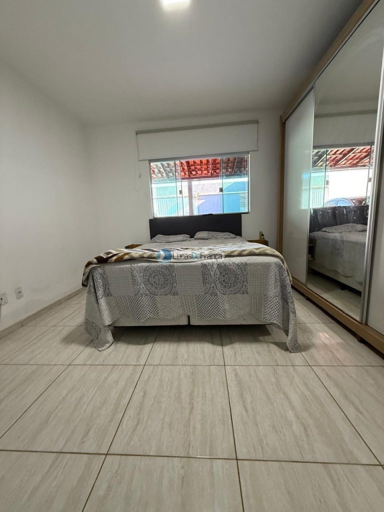 CASA NO ARAPOANGA - (próximo à igreja Católica ). (14)