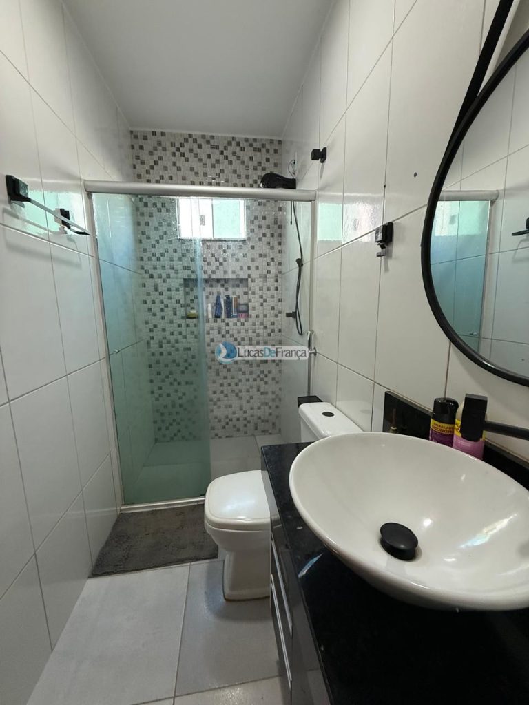 CASA NO ARAPOANGA - (próximo à igreja Católica ). (5)