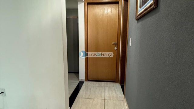 CASA NO ARAPOANGA – (próximo à igreja Católica ).