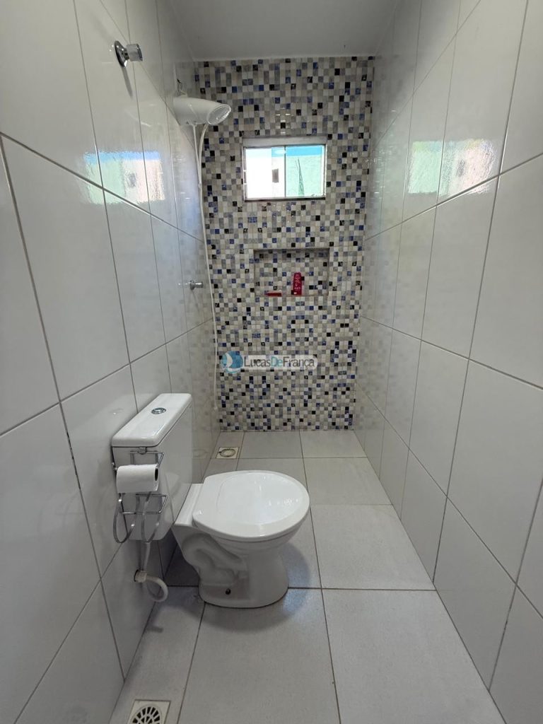 CASA NO ARAPOANGA - (próximo à igreja Católica ). (7)