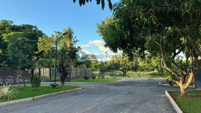 Chácara dos Sonhos no Altiplano Leste — Um Refúgio de Alto Padrão!