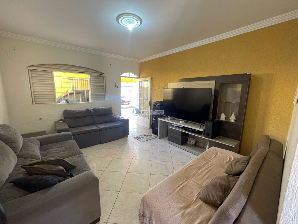 Excelente Casa com Piscina no Setor de Mansões Itiquira (13)