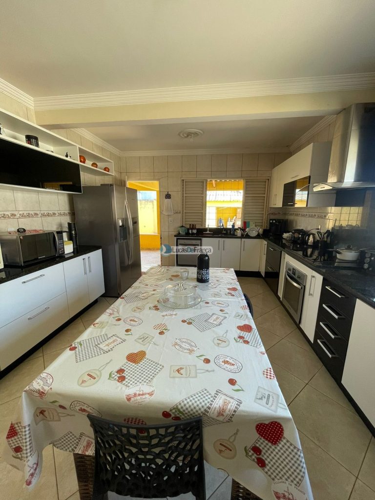 Excelente Casa com Piscina no Setor de Mansões Itiquira (2)