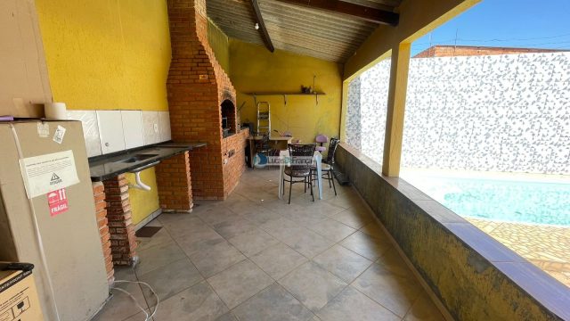Excelente Casa com Piscina no Setor de Mansões Itiquira, módulo 01