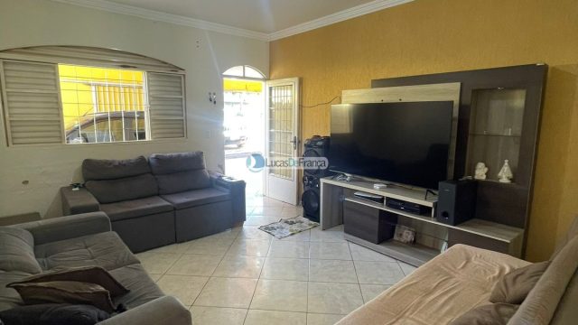 Excelente Casa com Piscina no Setor de Mansões Itiquira, módulo 01