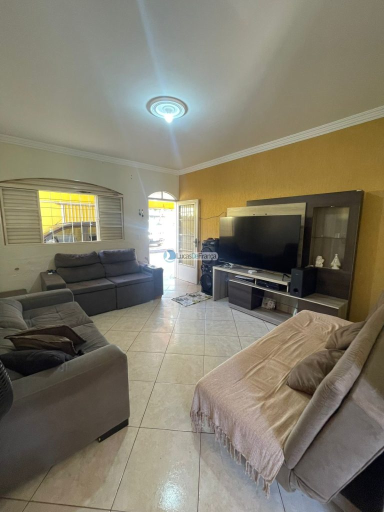 Excelente Casa com Piscina no Setor de Mansões Itiquira (34)