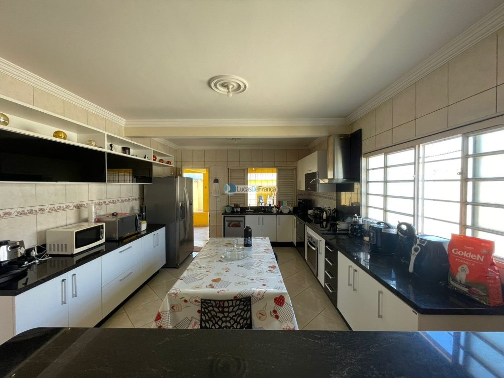 Excelente Casa com Piscina no Setor de Mansões Itiquira (6)