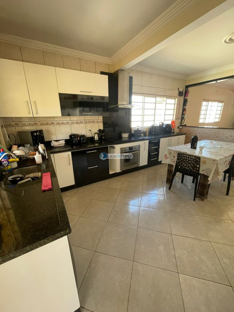 Excelente Casa com Piscina no Setor de Mansões Itiquira (7)