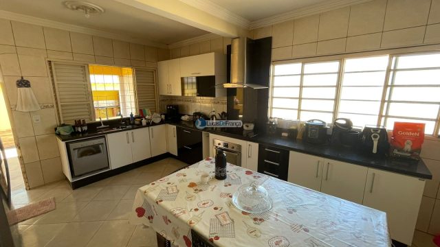 Excelente Casa com Piscina no Setor de Mansões Itiquira, módulo 01