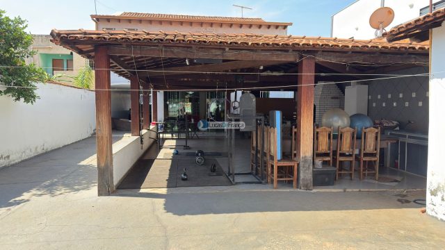 Imóvel no Setor Tradicional, (rua Alexandre Salgado, próximo a Independência)