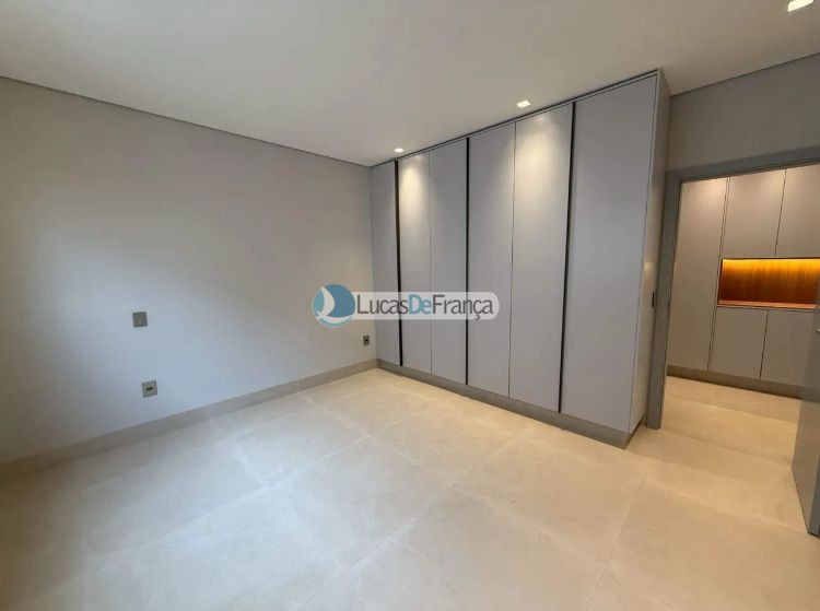 Mansão de Luxo no Império dos Nobres (16)