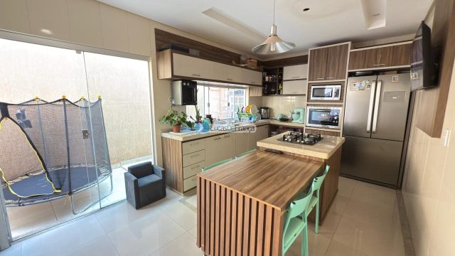 Sobrado na Quadra 22A, Conjunto D, Buritis IV.