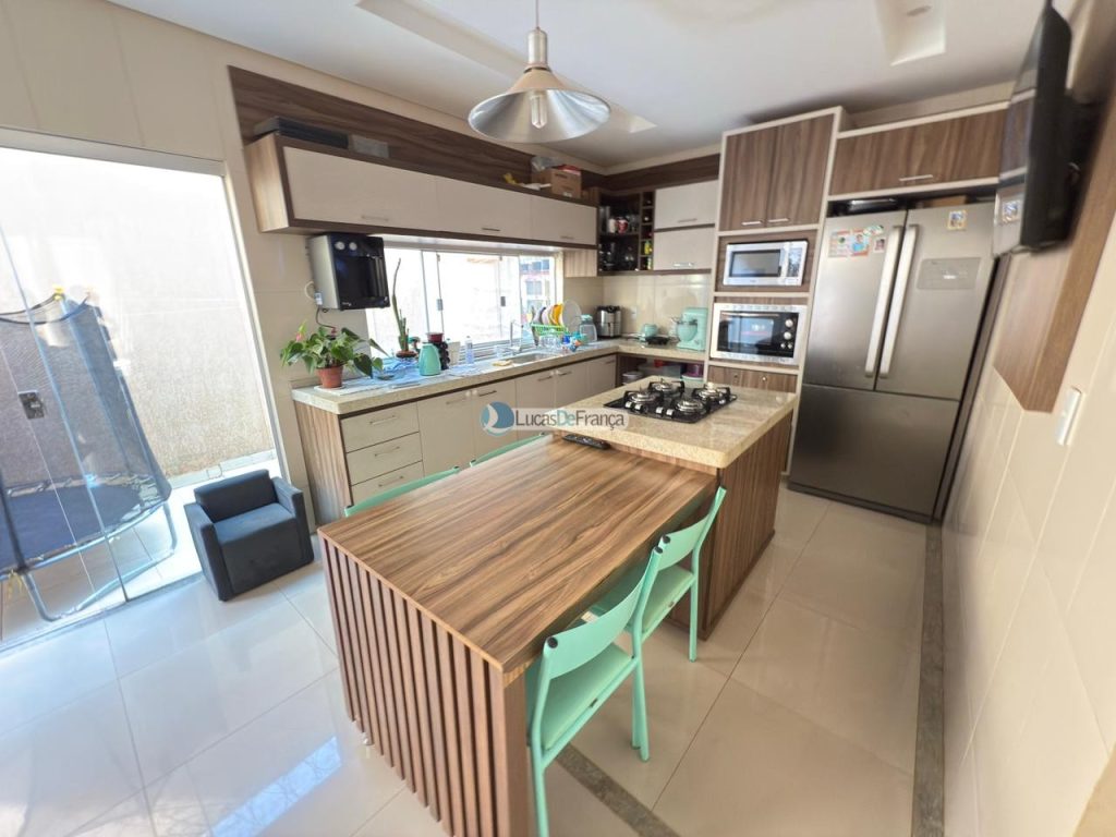 Sobrado na Quadra 22A (2)