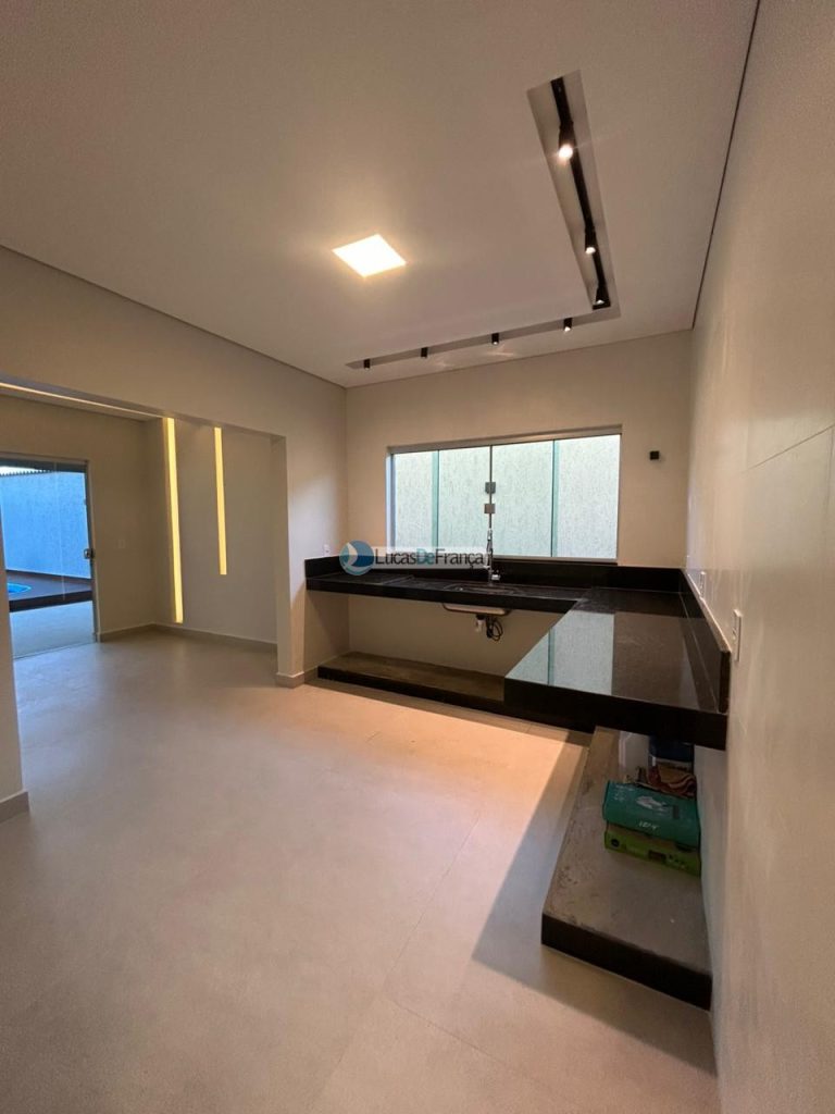 CASA DE ALTO PADRÃO LOCALIZADA NA 12 NORTE PLANALTINA-GO (11)
