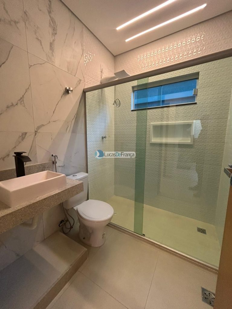 CASA DE ALTO PADRÃO LOCALIZADA NA 12 NORTE PLANALTINA-GO (16)