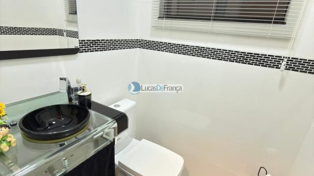 Casa moderna totalmente equipada e mobiliada