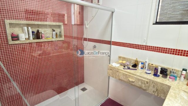 Casa moderna totalmente equipada e mobiliada