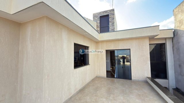 Casa moderna totalmente equipada e mobiliada