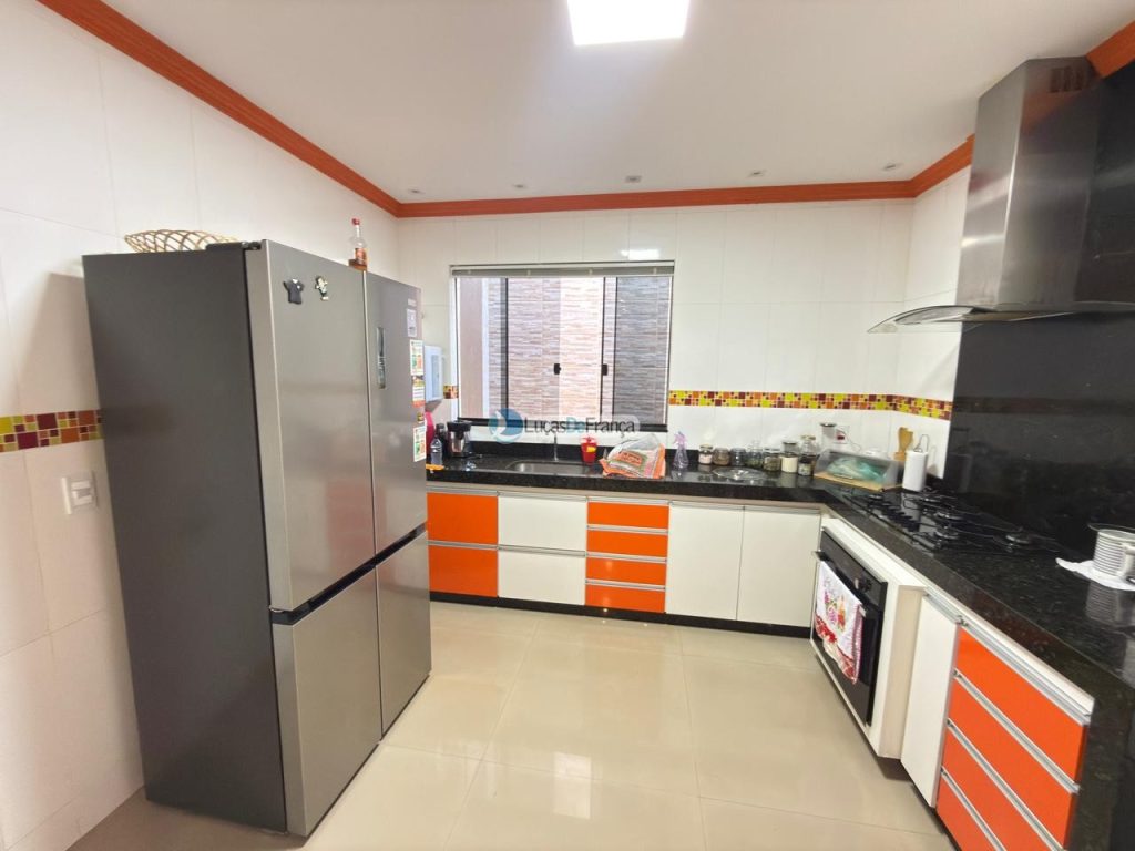 Casa moderna totalmente equipada e mobiliada (5)