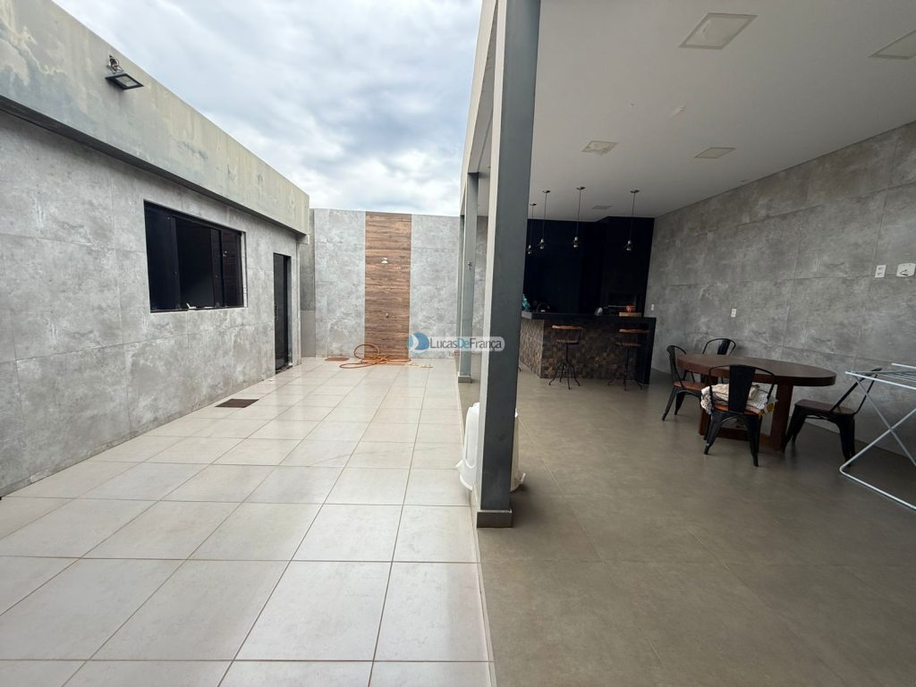 CASA NO BURITIS IV, QUADRA 19 (23)