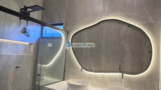 Casa Moderna e Sofisticada no Condomínio Caravello – DF-425