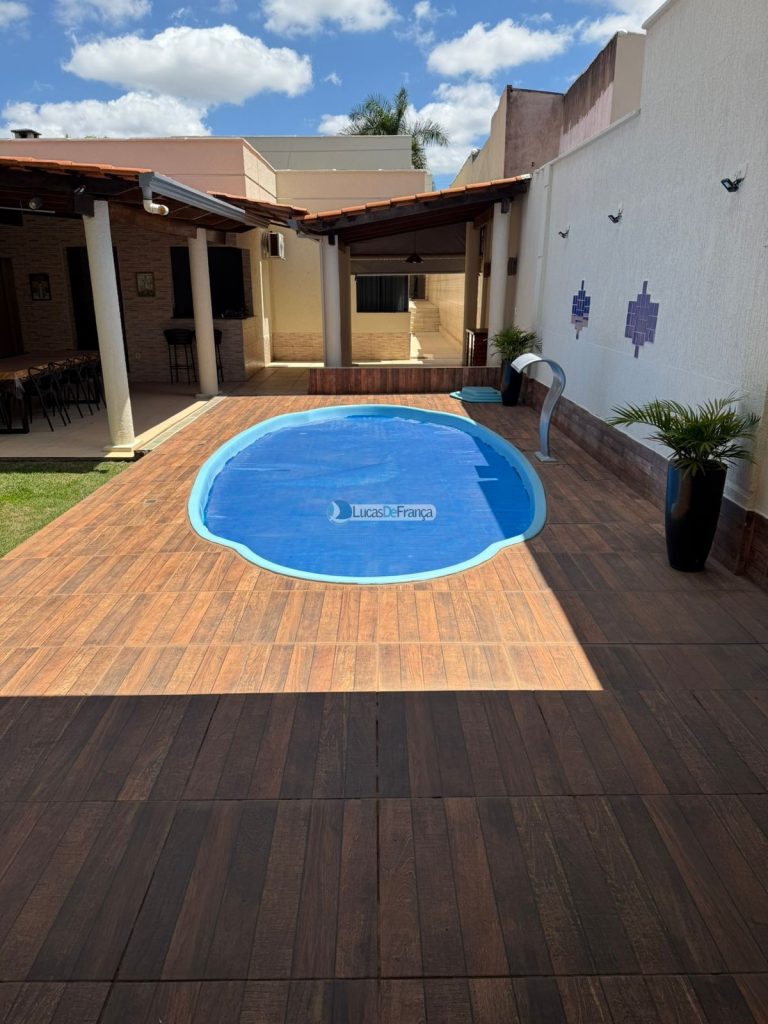 Exclusiva no QMS 18 - Sobradinho DF Casa Solta no Terreno com Suítes e Piscina Aque ( (12)