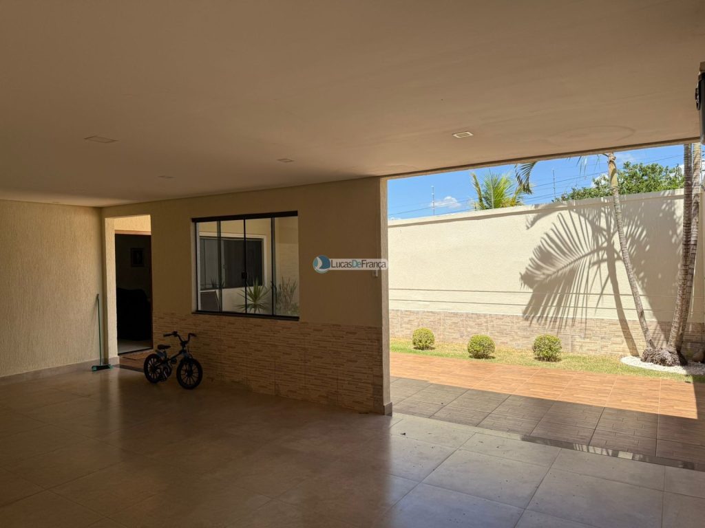 Exclusiva no QMS 18 - Sobradinho DF Casa Solta no Terreno com Suítes e Piscina Aque ( (13)