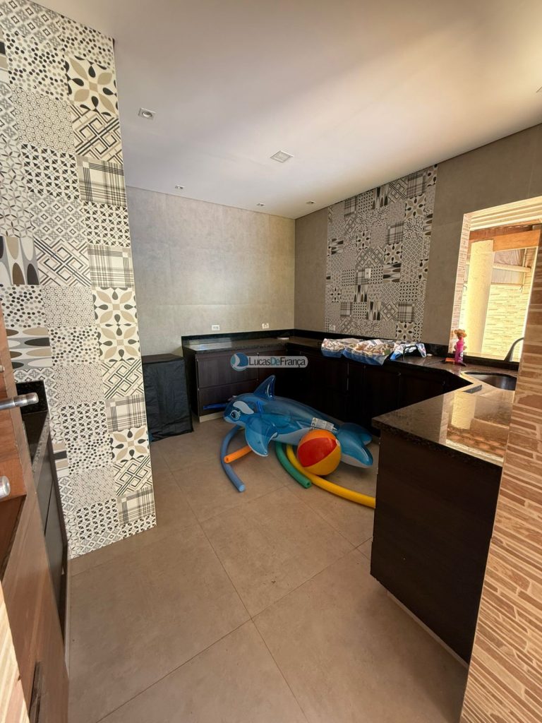 Exclusiva no QMS 18 - Sobradinho DF Casa Solta no Terreno com Suítes e Piscina Aque ( (14)