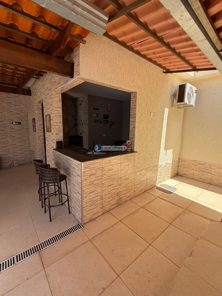 Exclusiva no QMS 18 - Sobradinho DF Casa Solta no Terreno com Suítes e Piscina Aque ( (17)