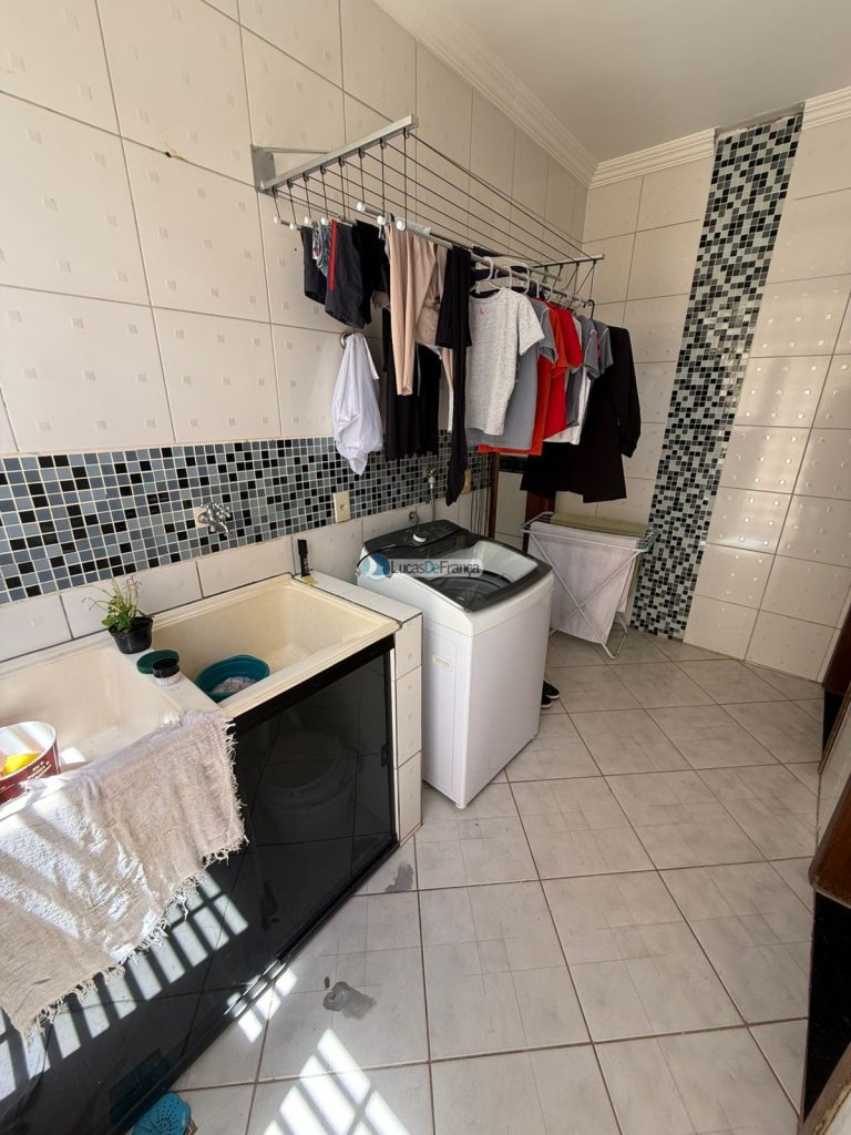 Exclusiva no QMS 18 - Sobradinho DF Casa Solta no Terreno com Suítes e Piscina Aque ( (18)