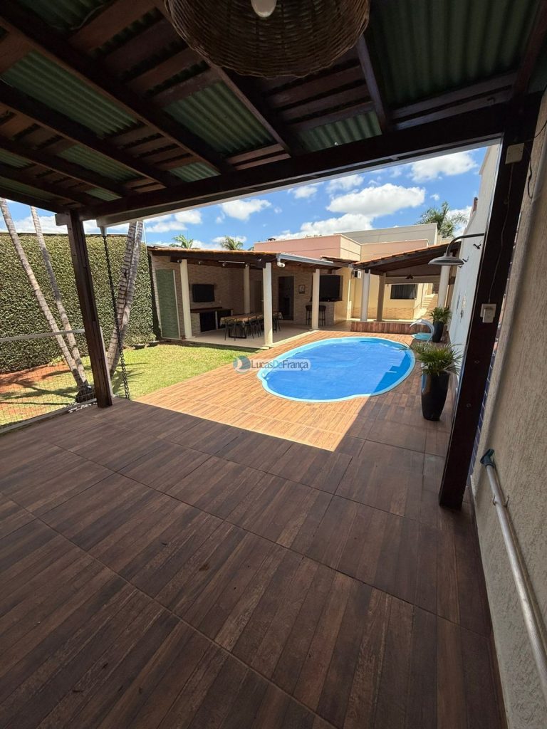 Exclusiva no QMS 18 - Sobradinho DF Casa Solta no Terreno com Suítes e Piscina Aque ( (19)