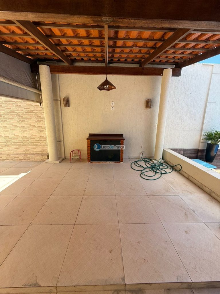 Exclusiva no QMS 18 - Sobradinho DF Casa Solta no Terreno com Suítes e Piscina Aque ( (21)