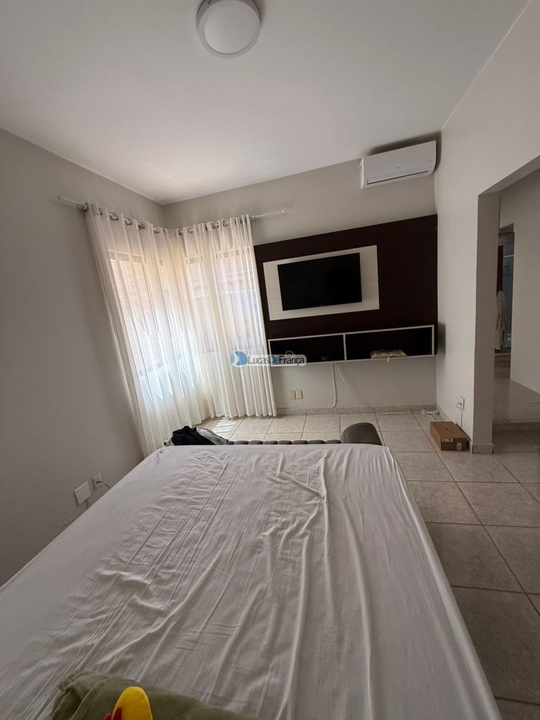 Exclusiva no QMS 18 - Sobradinho DF Casa Solta no Terreno com Suítes e Piscina Aque ( (23)