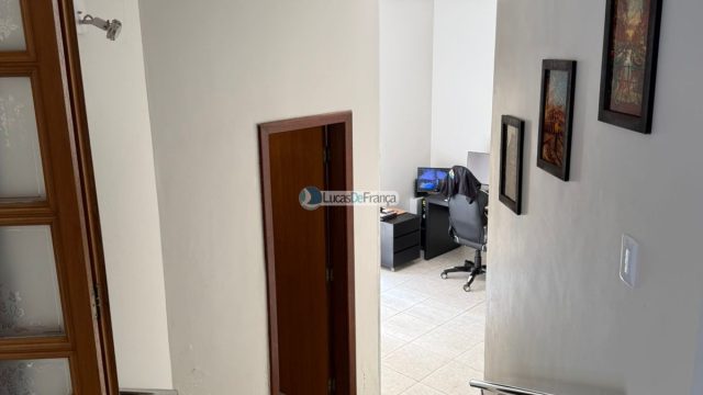 Exclusiva no QMS 18 – Sobradinho DF: Casa Solta no Terreno com Suítes e Piscina Aquecida!