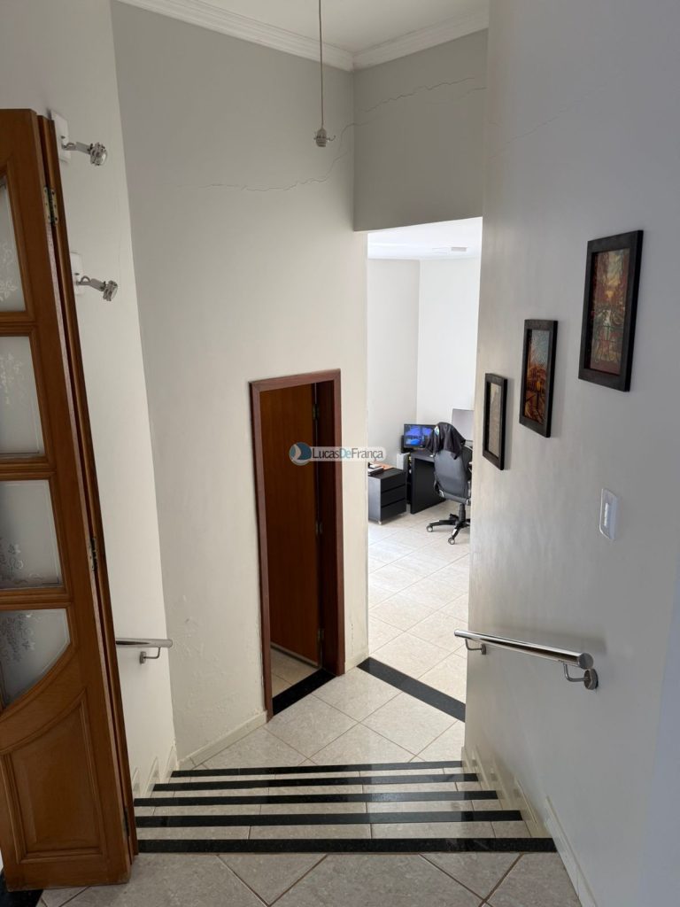 Exclusiva no QMS 18 - Sobradinho DF Casa Solta no Terreno com Suítes e Piscina Aque ( (24)