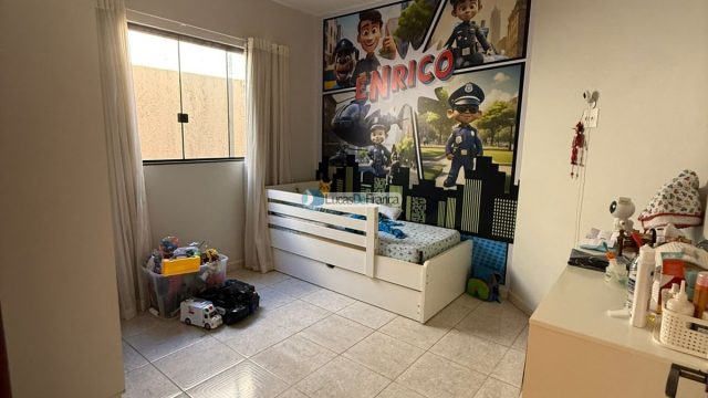 Exclusiva no QMS 18 – Sobradinho DF: Casa Solta no Terreno com Suítes e Piscina Aquecida!