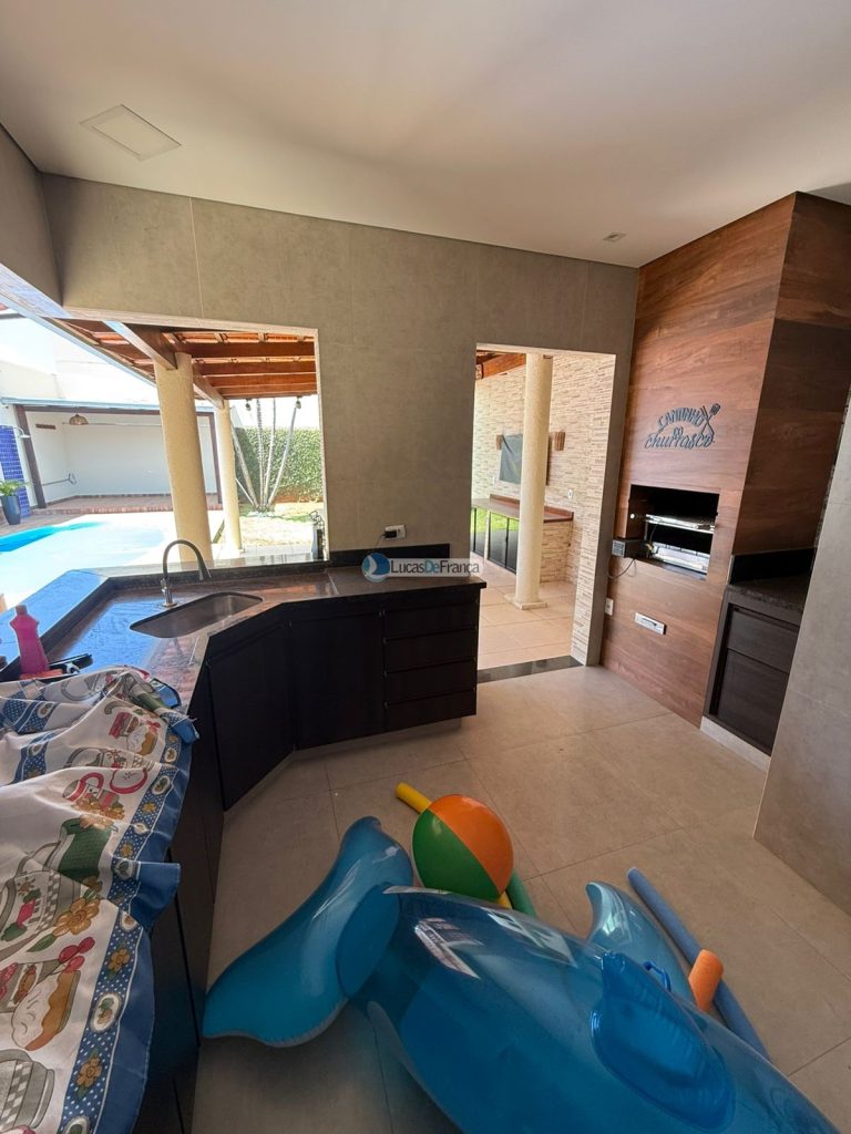 Exclusiva no QMS 18 - Sobradinho DF Casa Solta no Terreno com Suítes e Piscina Aque ( (31)