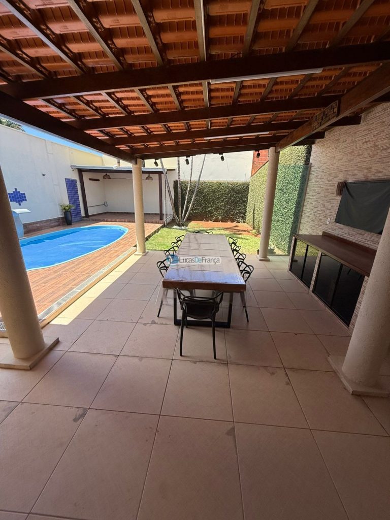 Exclusiva no QMS 18 - Sobradinho DF Casa Solta no Terreno com Suítes e Piscina Aque ( (32)