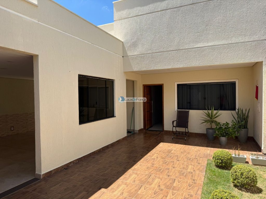 Exclusiva no QMS 18 - Sobradinho DF Casa Solta no Terreno com Suítes e Piscina Aque ( (39)