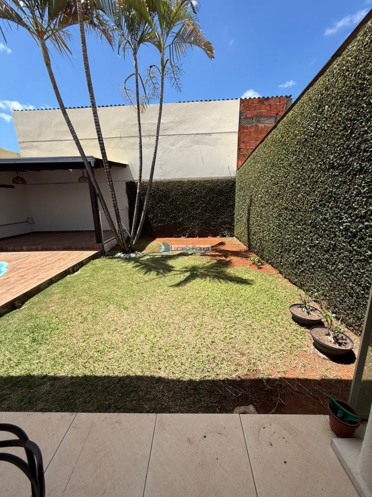 Exclusiva no QMS 18 - Sobradinho DF Casa Solta no Terreno com Suítes e Piscina Aque ( (41)