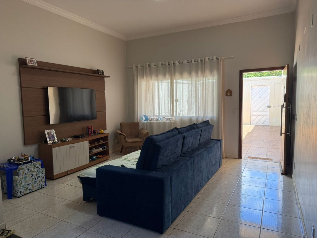 Exclusiva no QMS 18 - Sobradinho DF Casa Solta no Terreno com Suítes e Piscina Aque ( (48)